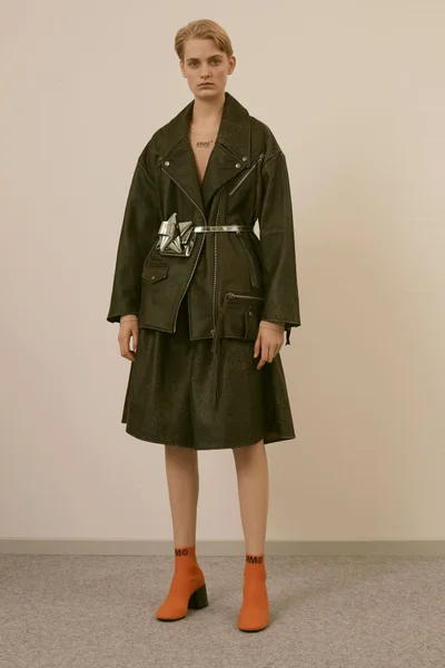 Look 18